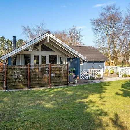 Vakantiehuis Fantastisch Huis In Rødby Met Sauna
